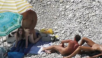 Duas Granny Geisha Lezzies de 60 anos xxx pornodoido (sem censura)