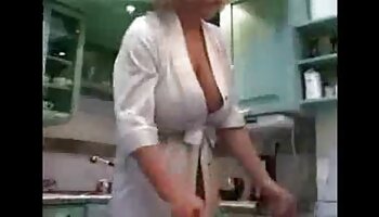 A adorável Natalia Starr se ferrou durante uma hora extra de trabalho no gostosa pornodoido escritório