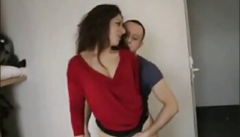 Morena gata deixa o namorado gozar na bunda pornor doido