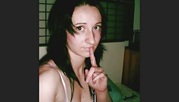 Dama holandesa dando a seu traseiro um falso galo super fofo pornodoido novinha