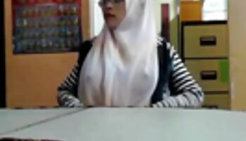 Cabelos escuros com bunda enorme e úmida sexo oral pornodoido 207nt