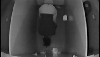 Quirk é pulverizado porno doido brasileira na extremidade traseira para uma dose de esperma