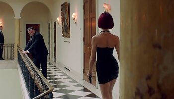 A nozes ruins Um filme erótico garantido pode ser visto aqui para um bando de alunos aparentemente excitados e escaldantes que se reuniram junto com alguns garanhões de sucesso em um extraordinário sarau de espólio ruim. Conforme o jogo avança, todos festejam com a fabulou de vídeo pornô doido fumar