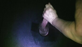 Menina adolescente feia piscando na vidio pornô doido biblioteca