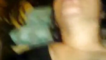 Dedilhado vídeo pono doido home softcore e orgasmo real de uma pequena fofa