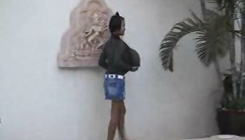 Garoto video pornor doido fode várias garotas na webcam e cria uma