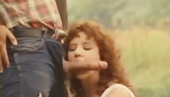 Babe provoca sua buceta raspada e pornodoido fantasia goza no chão