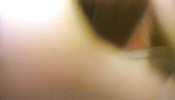 Sara Luvv experimenta o grande galo negro video ponor doido
